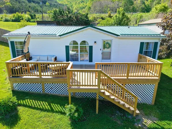 428 Maybrook Rd, Pembroke, VA 24136