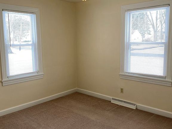 5th image of 108 Laurel St