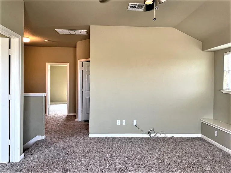 2409 Dovetail St — Photo 73