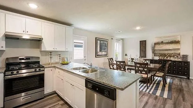 3 bed, 1440 sqft, $1,550 — Photo 2