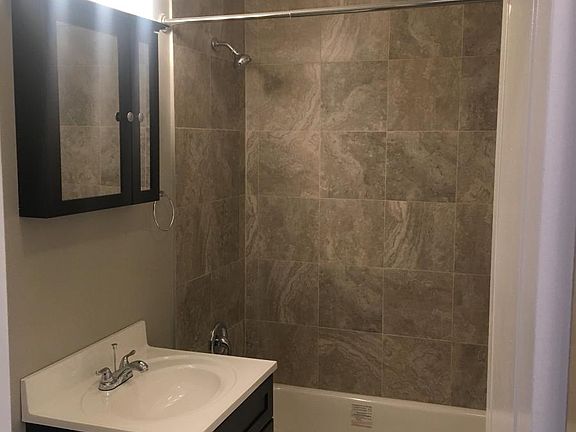5th image of 2425 W Bryn Mawr Ave APT 2B