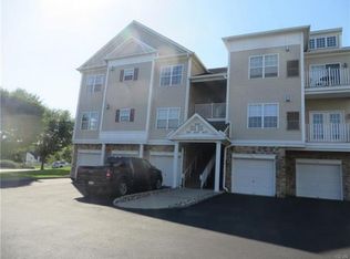 1011 Old Course Ln, Williams Twp, PA 18042