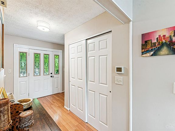 3rd image of 929 Belsage Ct