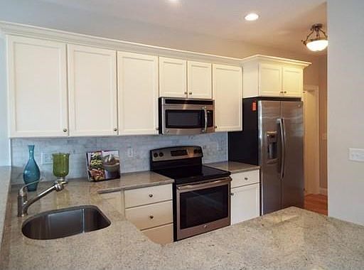 5th image of 7 Tuscany Dr