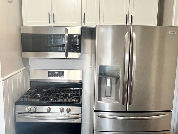 2nd image of 2047 Carabel Ave #2047
