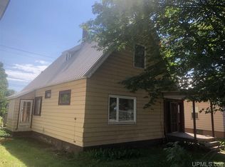 806 N 2nd St, Ishpeming, MI 49849