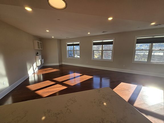 5th image of 18 Johnson Ave APT 8