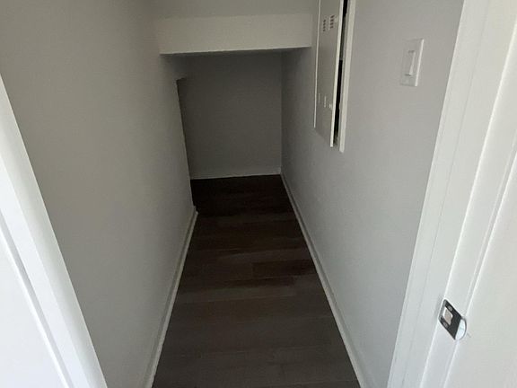 4th image of 221 Green Knoll Ln