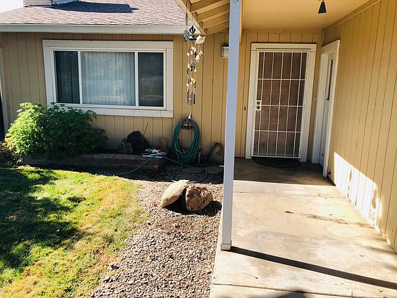 3rd image of 1939 Arrowsmith Dr