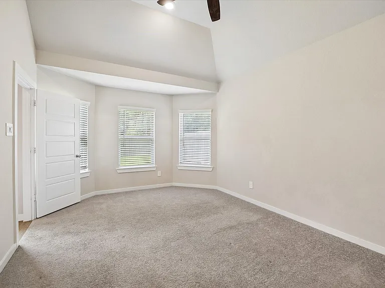 21759 Thicket Point Ln — Photo 6