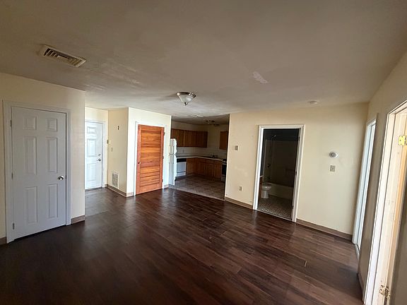 3rd image of 285 Main St APT 5