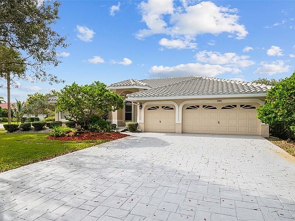 3rd image of 4904 NW 110th Terrace