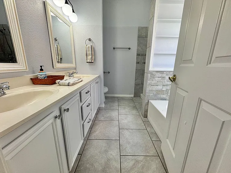 216 Chiquis Ct — Photo 32