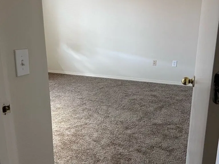 154-Sandy Dr Apts — Photo 35