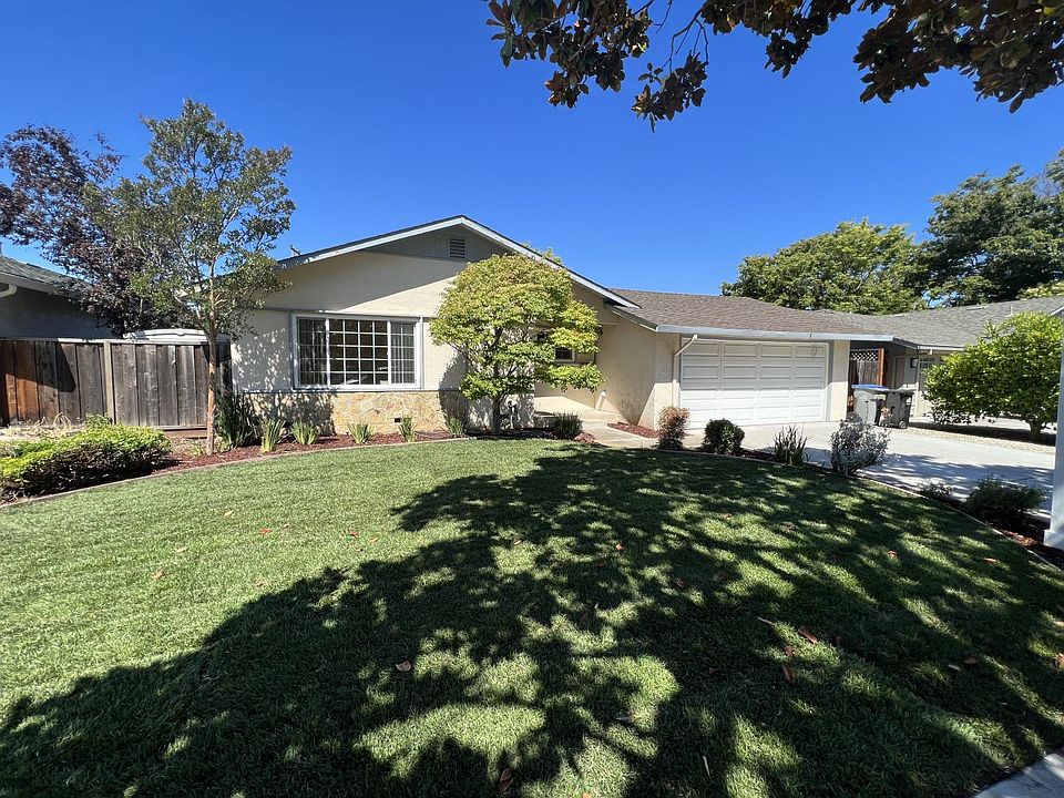 1st image of 2237 Wren Way