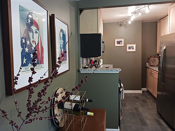 entrance to kitchen