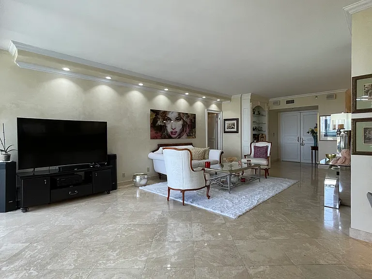 20281 E Country Club Dr — Photo 31