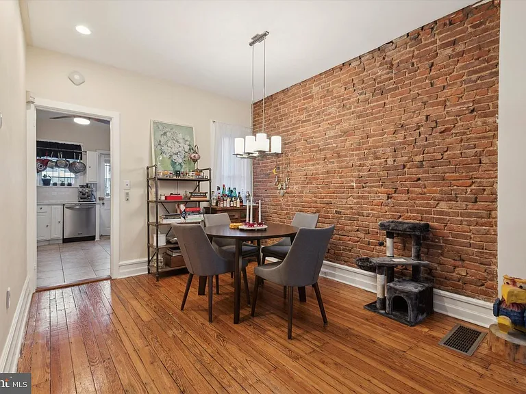 889 N Bucknell St — Photo 9