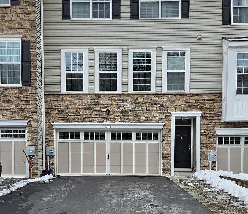 1st image of 24114 Hickory Ln