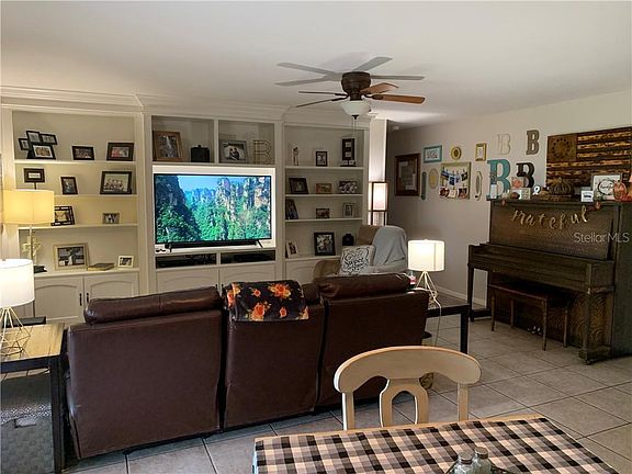 5th image of 2155 De Las Flores Ave