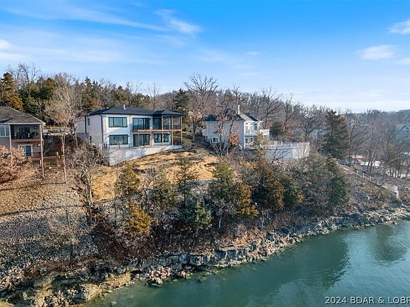 3rd image of 981 Sweetwater Dr