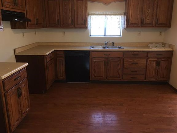Kitchen with lots of counter and cabinet space.