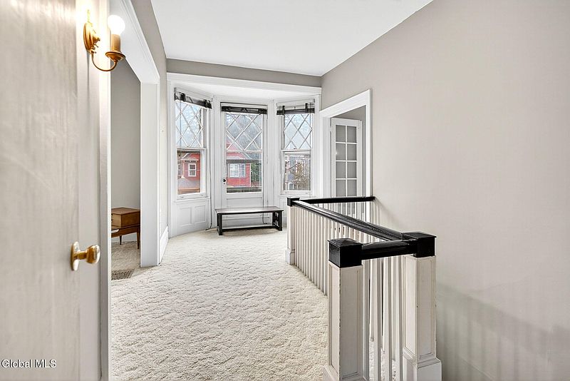 5th image of 6 Hawthorne Avenue
