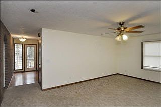 4th image of 807 E Green St