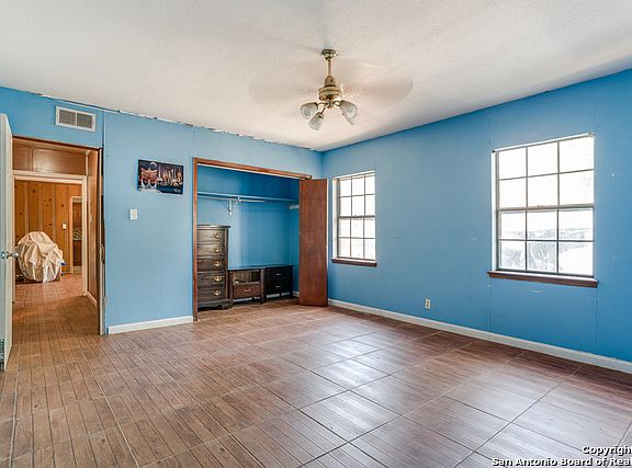 5th image of 351 Senisa Dr