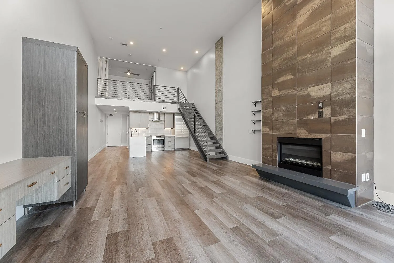 1818 L St Unit 807 photo 1
