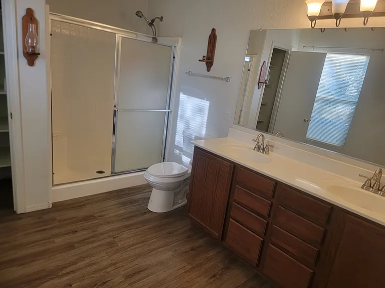 1289 E Clifton Ave — Photo 15