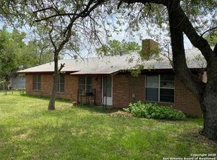 1695 Arnold Rd, Pleasanton, TX 78064