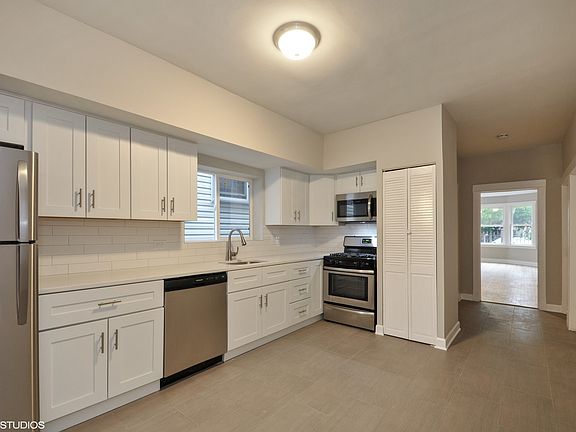 2nd image of 2909 N Ridgeway Ave