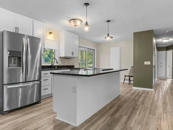 5375 Matterhorn Dr NE, Fridley, MN 55421
