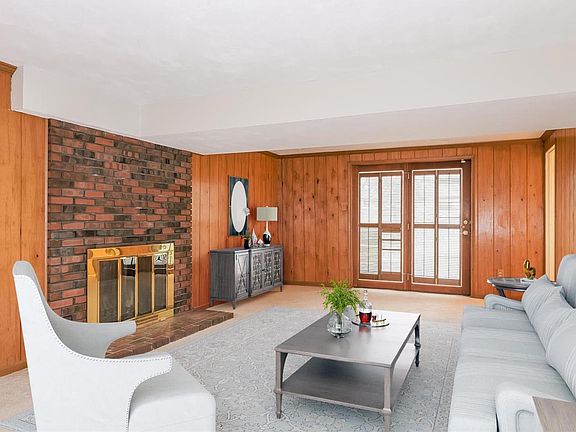 3rd image of 3334 Greenbridge Dr