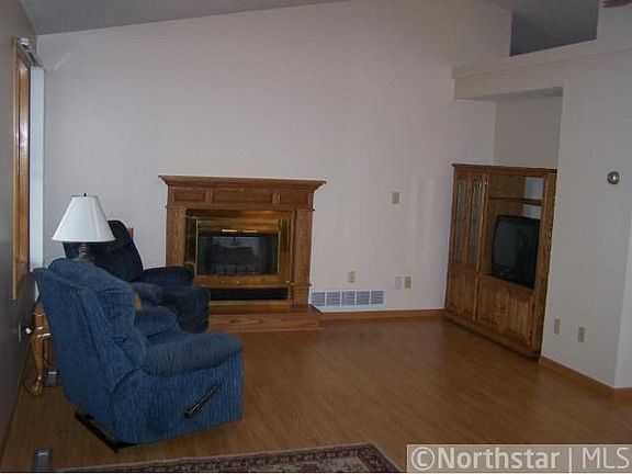 5th image of 2317 10th St NE
