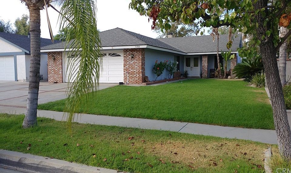 1st image of 5380 E Cresthill Dr