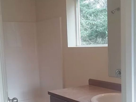 5th image of 330 NE 7th Ave Unit 5