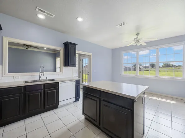 725 S Primrose Rd, Lowell, AR 72745
