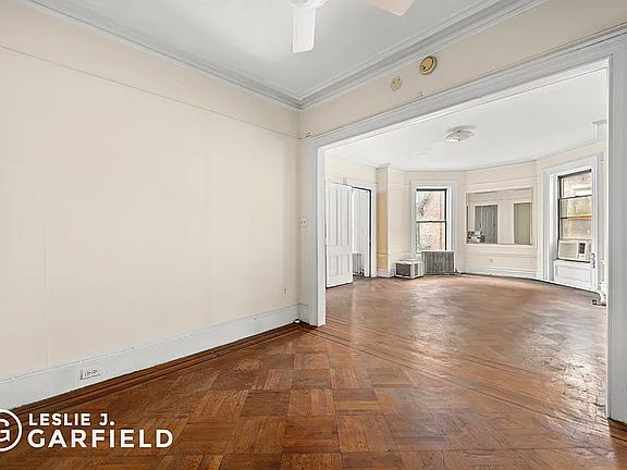 3rd image of 56 Pierrepont St