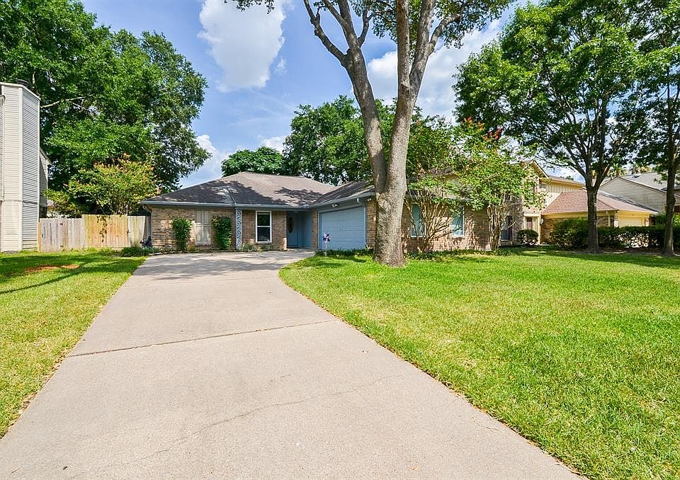 1st image of 8326 Sparkling Springs Dr