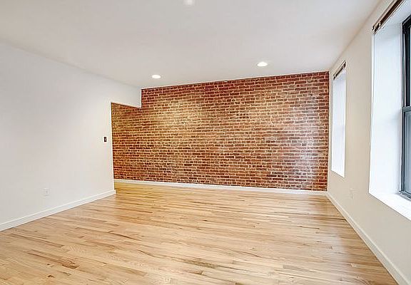 3rd image of 134 E 96th St APT 2B