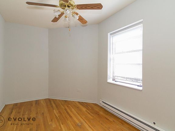 3rd image of 819 W Cornelia Ave APT 209E