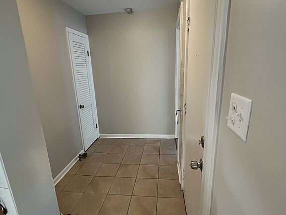 5th image of 7411 Montana Ave