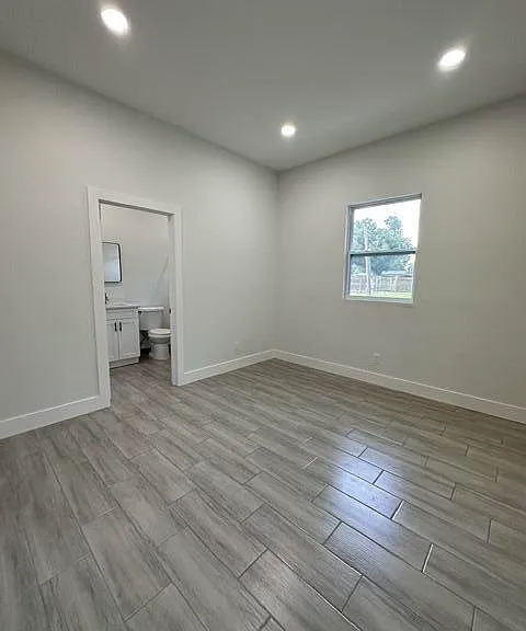 651 NE 60th Ave — Photo 10