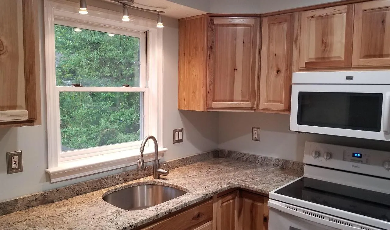 3 bed, 1890 sqft, $3,100 — Photo 4