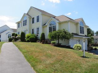 21 Heritage Rd, Dracut, MA 01826