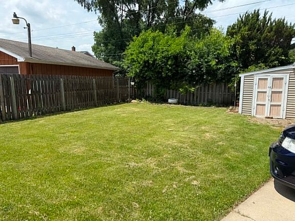 3rd image of 2444 Linden Ave
