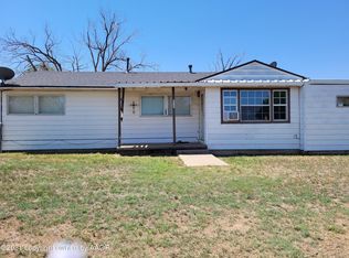 811 W Halsell St, Dimmitt, TX 79027