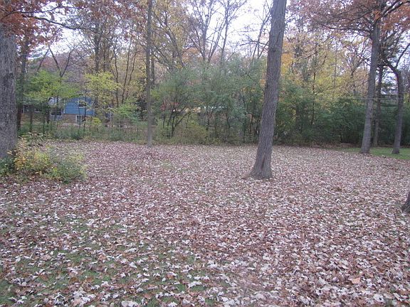 4th image of 74 Hickory Ln
